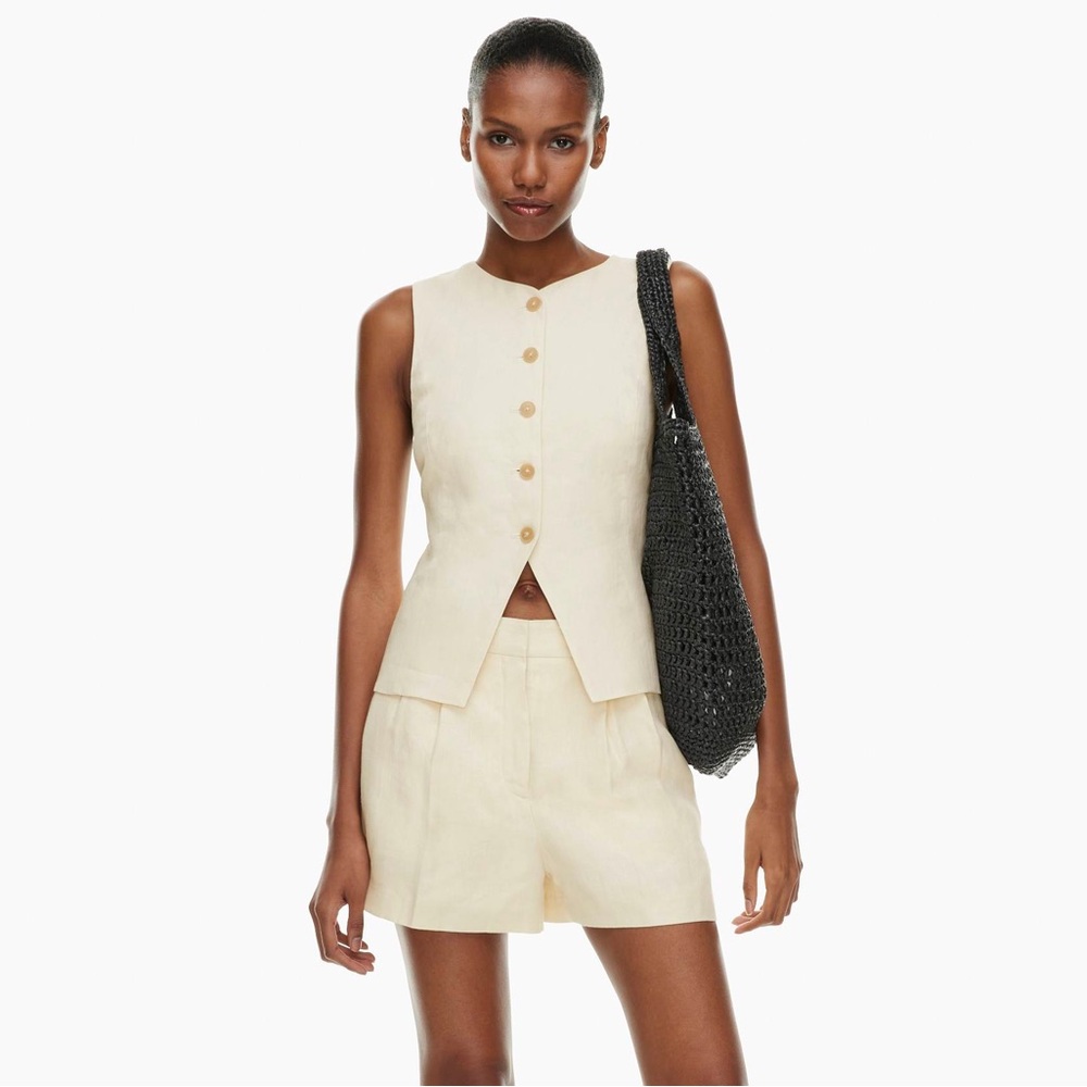Aritzia Wilfred regal linen button down vest